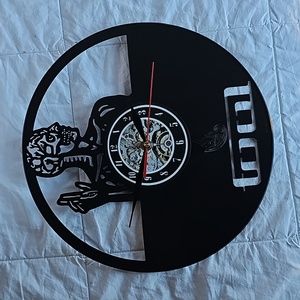 TOOL Clock